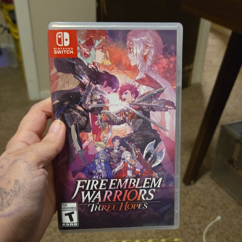 Nintendo Fire Emblem Warriors: Three Hopes - Red and Purple